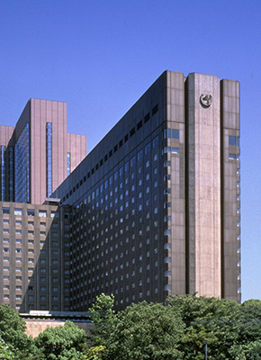 東京本社外観